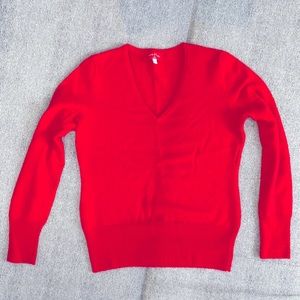 100% cashmere v-neck Italian sweater